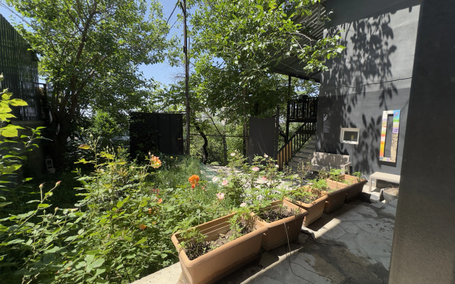 POnx Studios Apartments