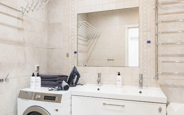 Апартаменты возле метро Автозаводская. 4 станции до центра. Парковка.