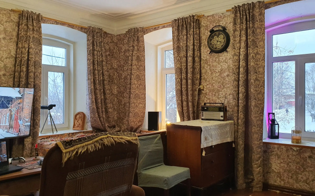 V starinnom osobnyake Revolyutsioner Ikonnikov Flat