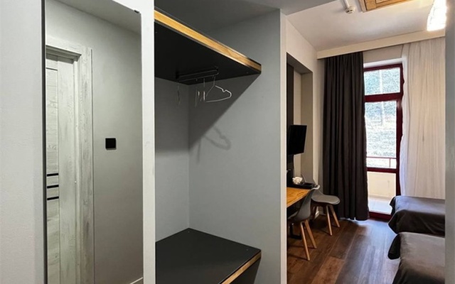 Двухместный номер Comfort с балконом и с видом на горы — фото 3