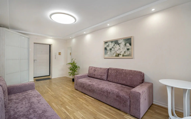 Apartamenty Ladgorna cetyrehkomnatnye  vozle TC Galerea