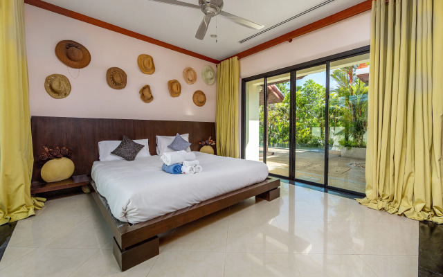 Toba Baan Bua Estate Naiharn Beach Villa