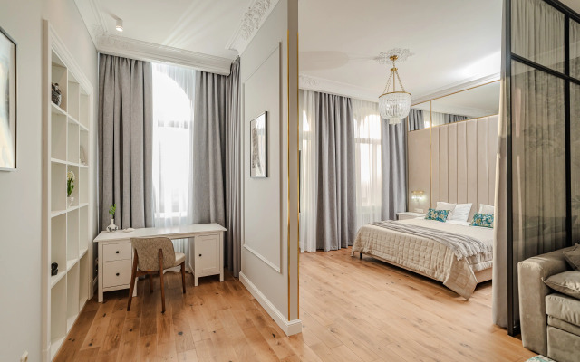 Квартира с балконом на Невский проспект -1