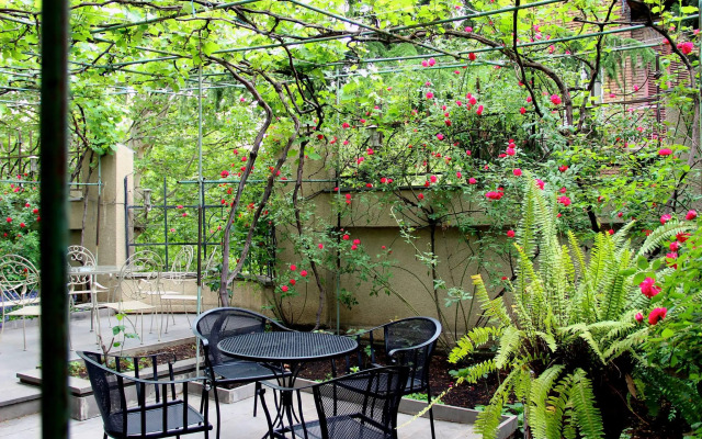 Отель Илиани