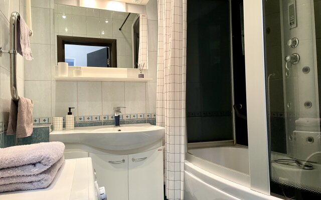 Prostornaya V Samom Tsentre Goroda Flat