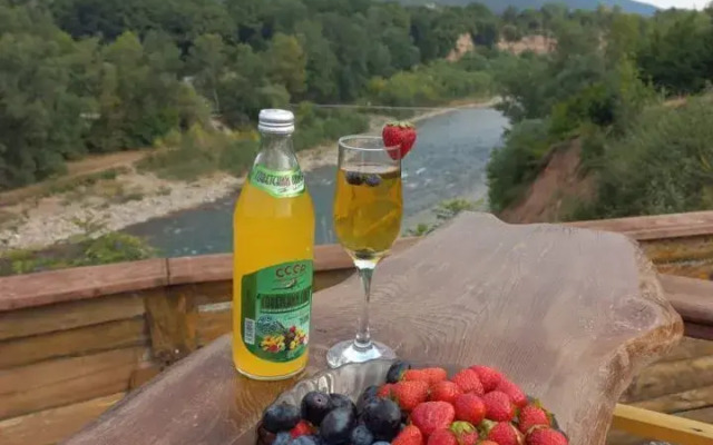 S basseynom Private house