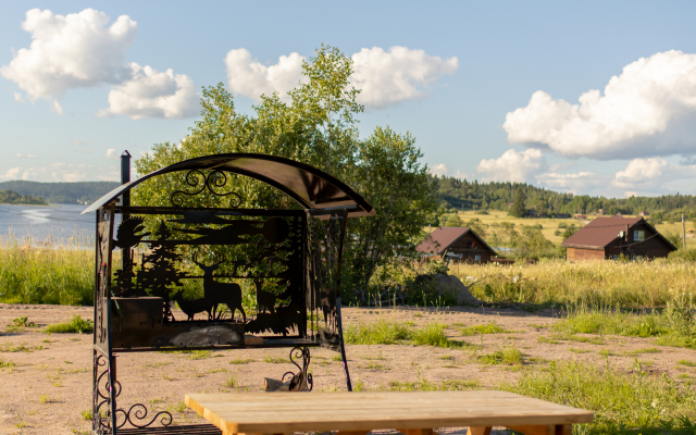 Polyarnaya Stantsiya Sinii Private House