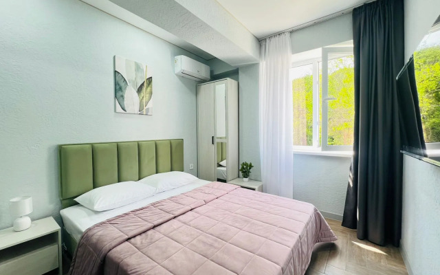 Uyutnaya Studiya S Basseynom Na Territorii Apartments