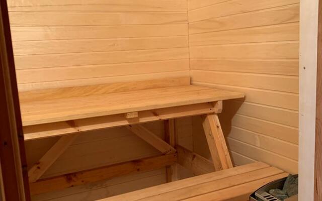 Бунгало Изба Пасечника трехместная. Хутор Медовый.