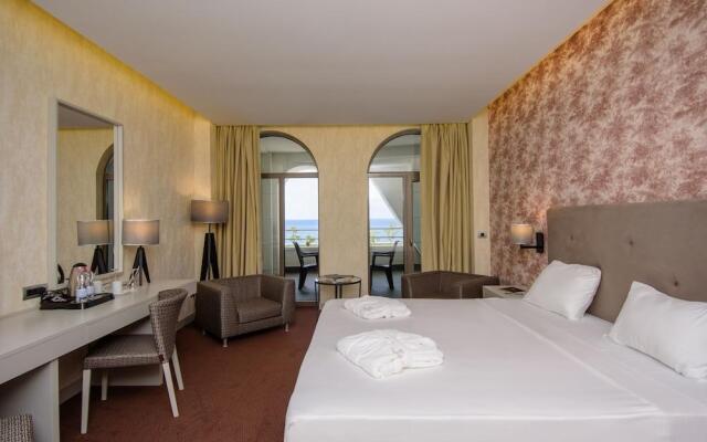 The Grand Gloria Hotel
