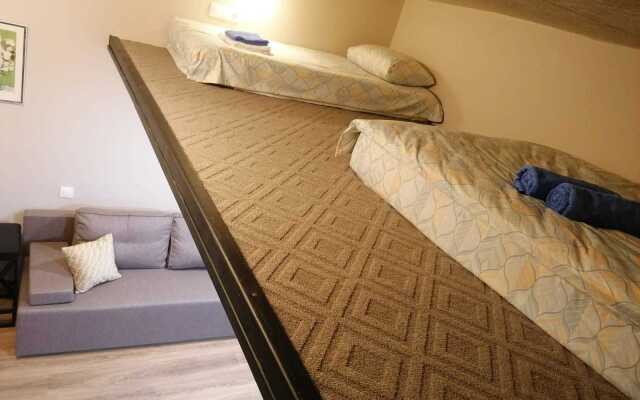 Na Avtomotornoy Apartments
