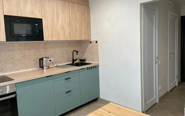 OtlichnyDen Ryadom S Zhd Vokzalom I Avroroy Flat