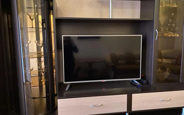 V Tsentre Na Ul. Tkachenko 1/75 Flat