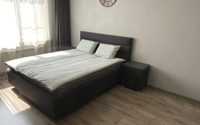 Uyutnaya V Zhivopisnom Gorode Petergof Flat