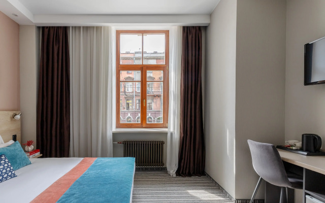 Меблированные комнаты V18