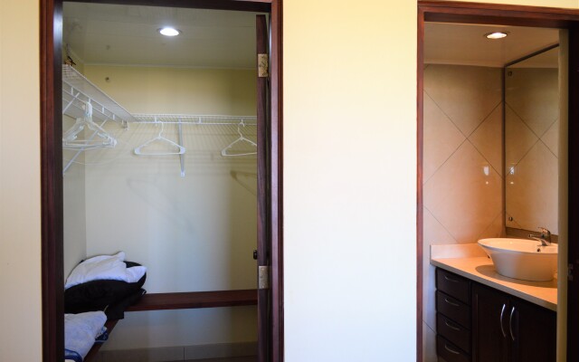 The Palm Beach Luxury Condo Apart-Hotel