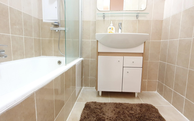 2kh-Komnatnye Sinyaya Ptitsa Apartment
