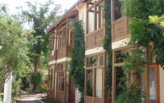 Ford Hotel