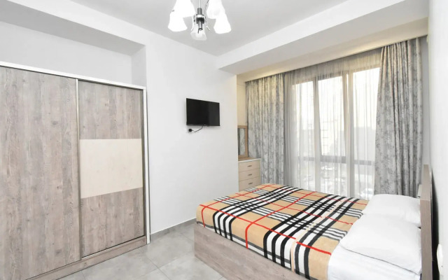 2-K v Novostroyke, Ulitsa Arama, Di412 Flat