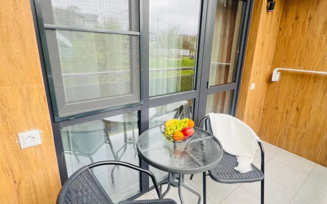 Studiya s balkonom Apartments