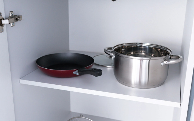 Апартаменты-студия 30 кв.м. с двуспальным диваном и панорамными окнами, 2 этаж