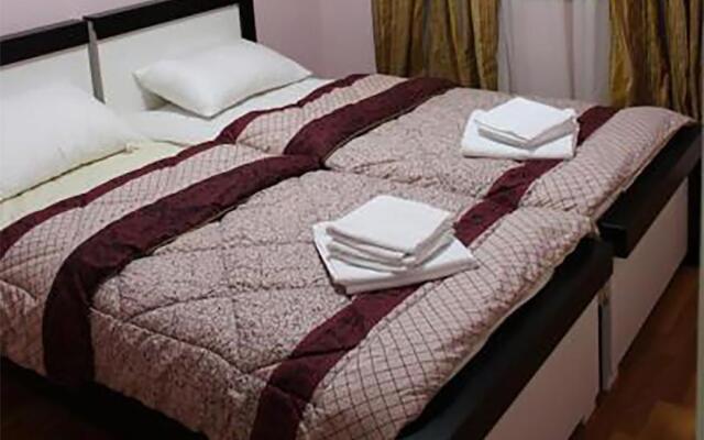 Mazeri Guest House