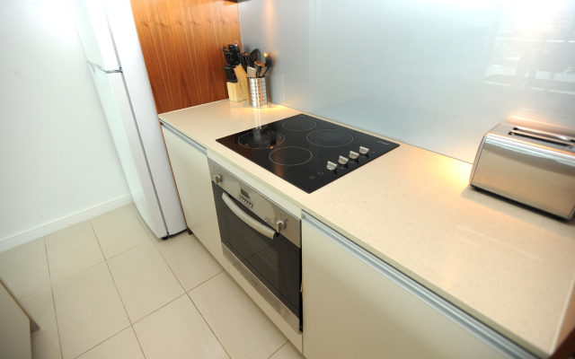 Modern Apartment with Resort Style Living Surfers Paradise