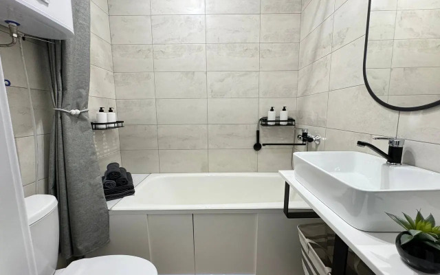 Квартира Стильная Cтудия с Видом на Золотой Мост