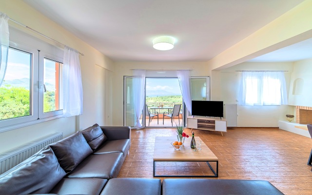 Aqua Mare Villa Heated Pool