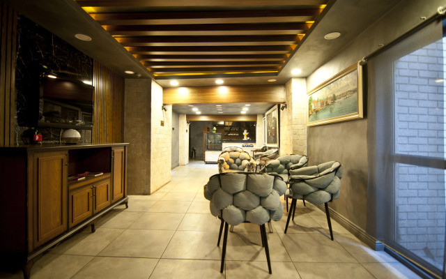 Nova City Hotel