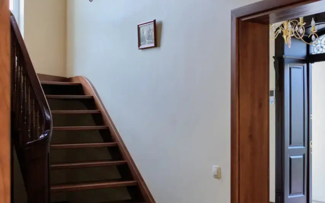 Частный дом Просторный уютный Особняк