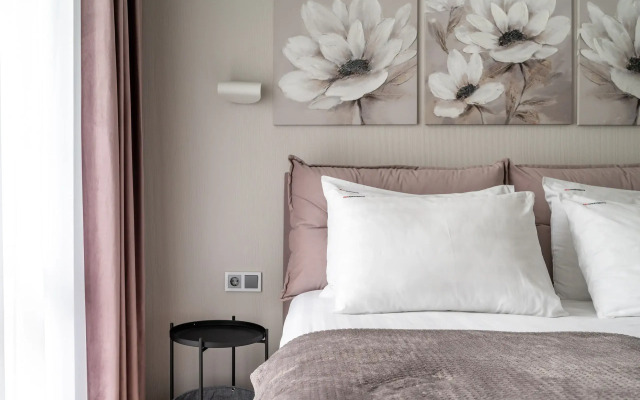 Red Apartments Art Layt Siti Smit Apartments