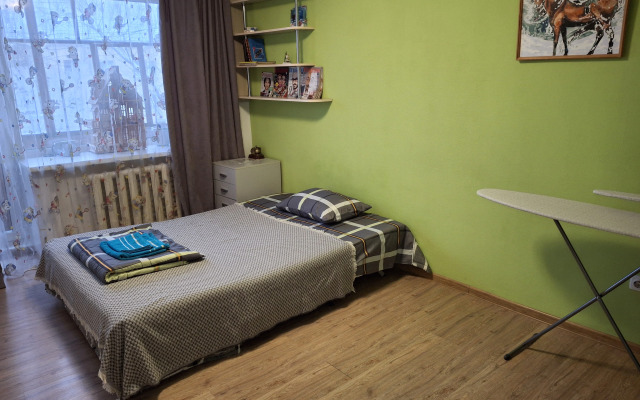 Na Kommunarov Apartments
