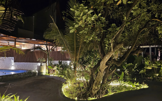 Отель Island Luxury Retreat Maalhos