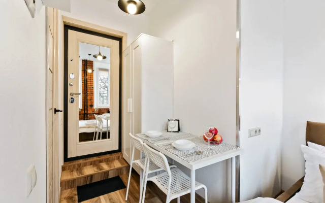 3 Revolyutsionnyij prospekt 25/12 Flat