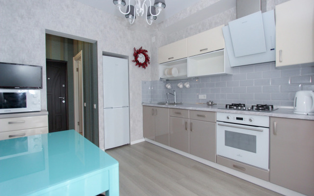 Roskoshnaya Dvukhkomnatnaya s Vidom na More v Feodosii Flat