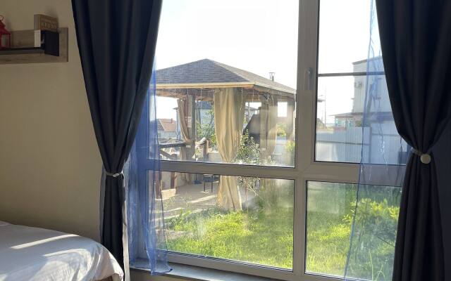 S basseynom i 5 master spalnyami Villa