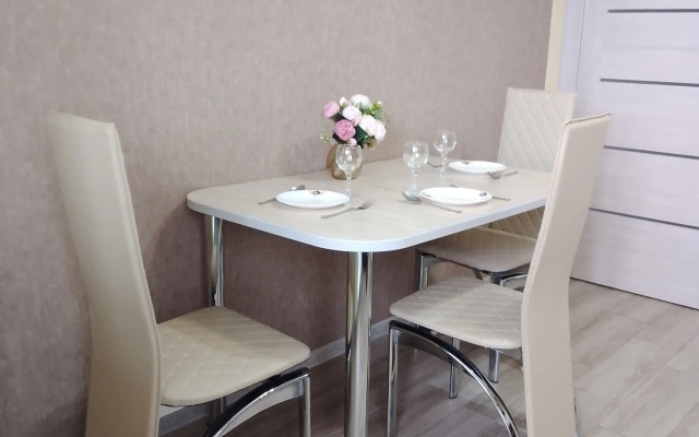 Domashniy uyut, v novom dome, v tsentre goroda Apartaments