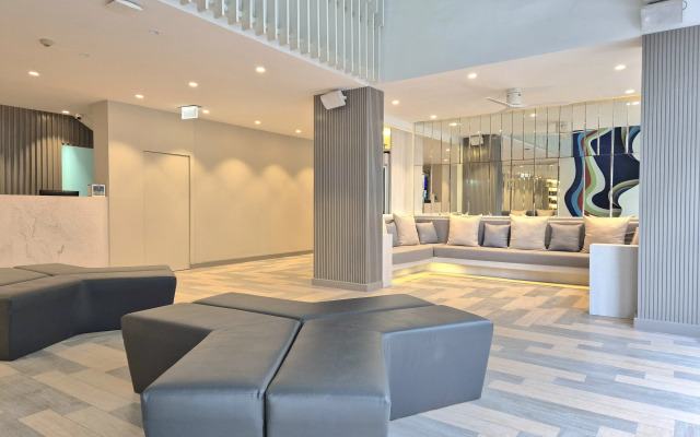 Отель The Bloc Hotel Phuket