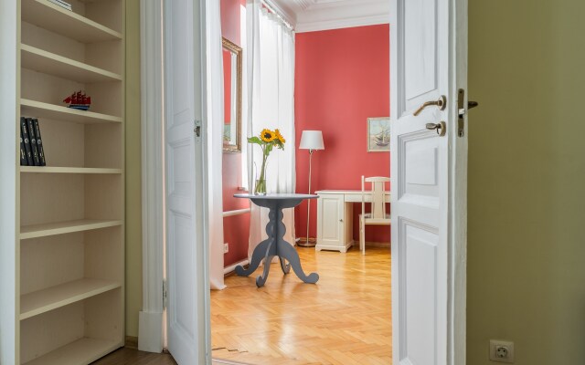 Апартаменты Welcome Home на Адмиралтейской набережной 6