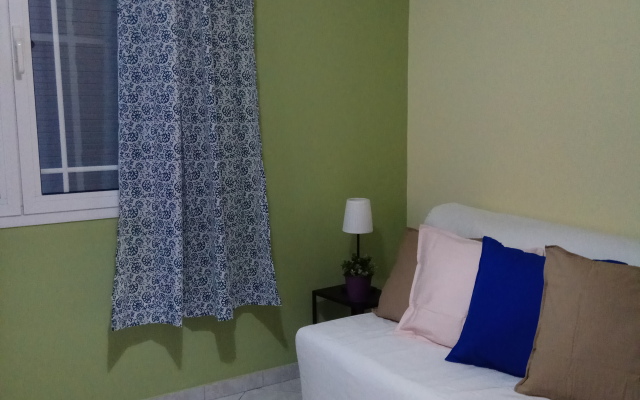 Monte Caputo HolidayHouse Guest House