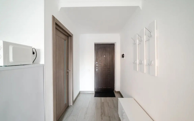 Apatrkhaus 3 na Initsiativnoy Apartment
