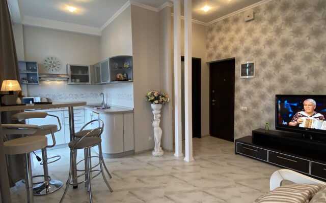 Uluchshennaya S Klassnym Remontom Na Rybatskom Prichale Flat