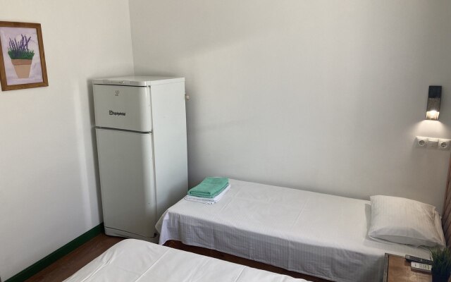 Мини-Отель Тополя