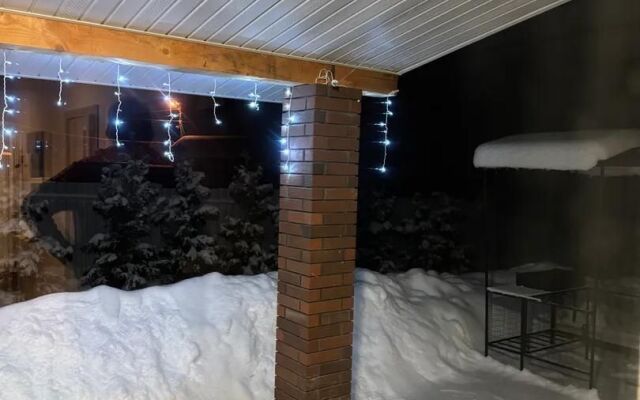 Гостевой Дом Уютный Дом с Большими Панорамными Окнами