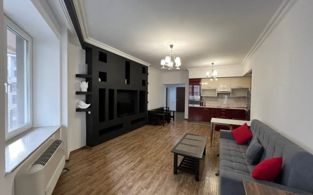 Trekhkomnatnaya Prostornaya na Severnom Prospekte, Hh556 Flat