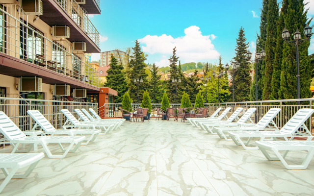 V 5 Minutakh Ot Morya Apartments