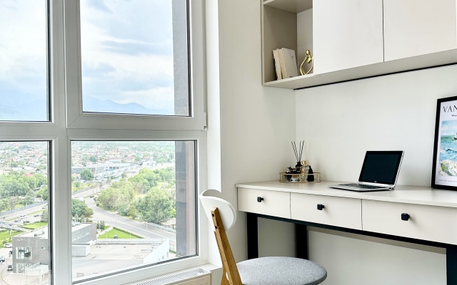 Апартаменты 158/4 Комфорт сити с двуспальной кроватью, диваном и красивым видом