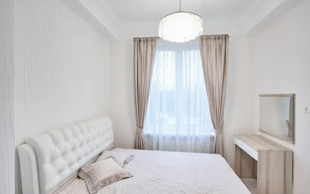 Shikarnaya V Tsentre Sochi U Parka Rivyera Flat