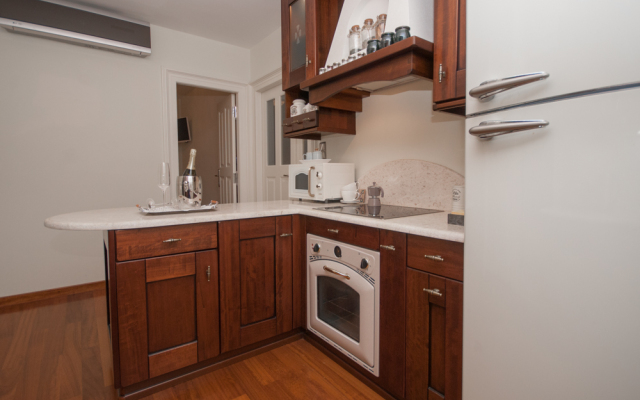 Old Square Stone Pearl Apartments
